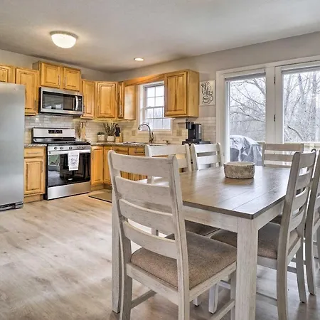 Renovated Logan Home With Pond And Fire Pit Exterior foto