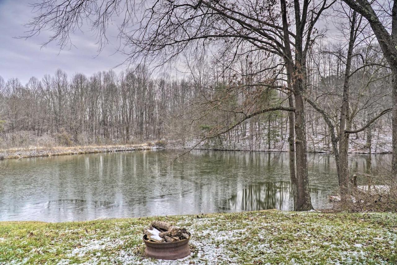Renovated With Pond And Fire Pit Holiday home Logan