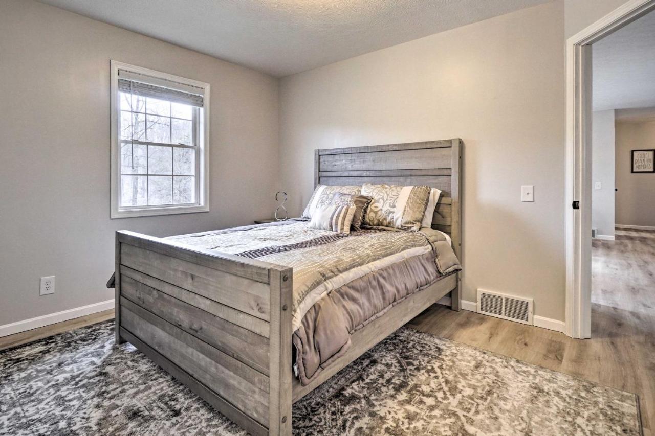 Renovated With Pond And Fire Pit * Logan