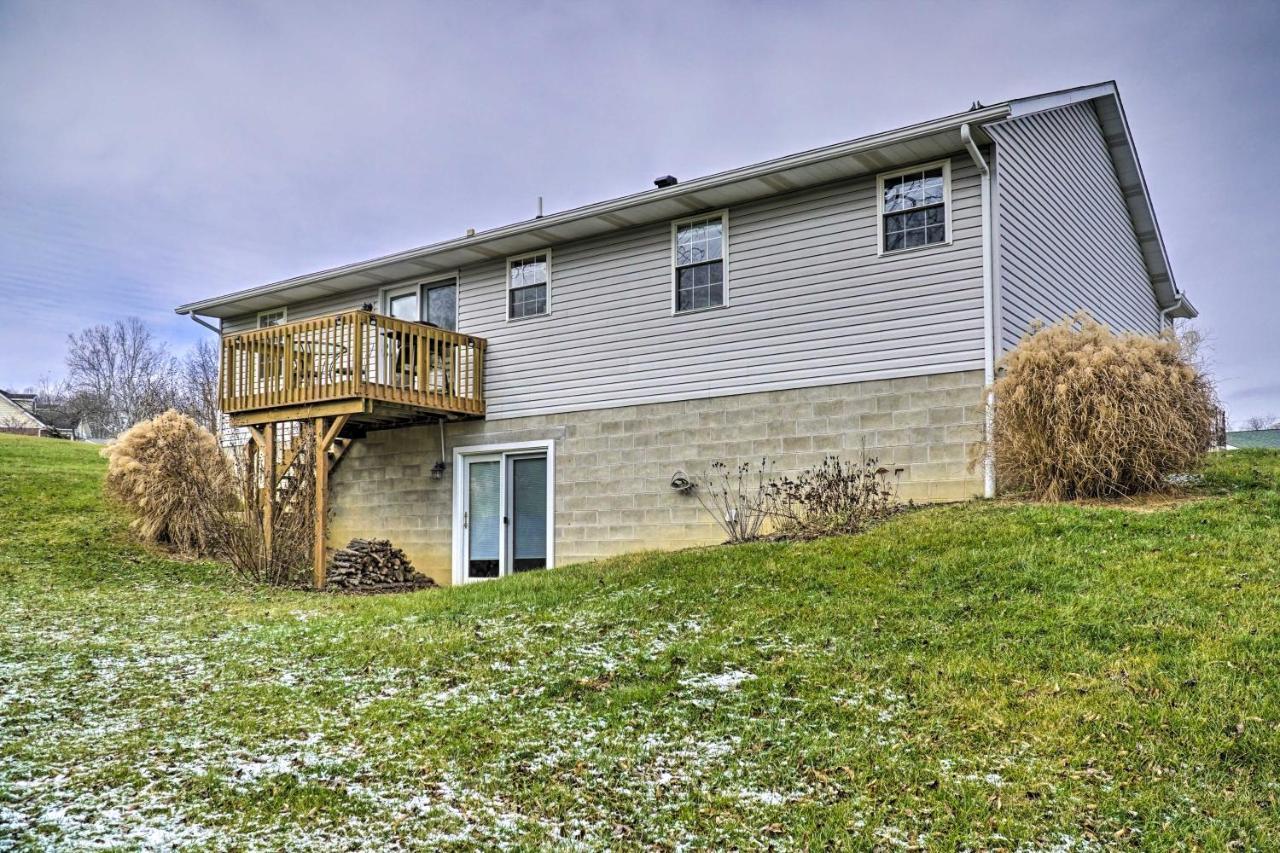 Renovated With Pond And Fire Pit Holiday home Logan