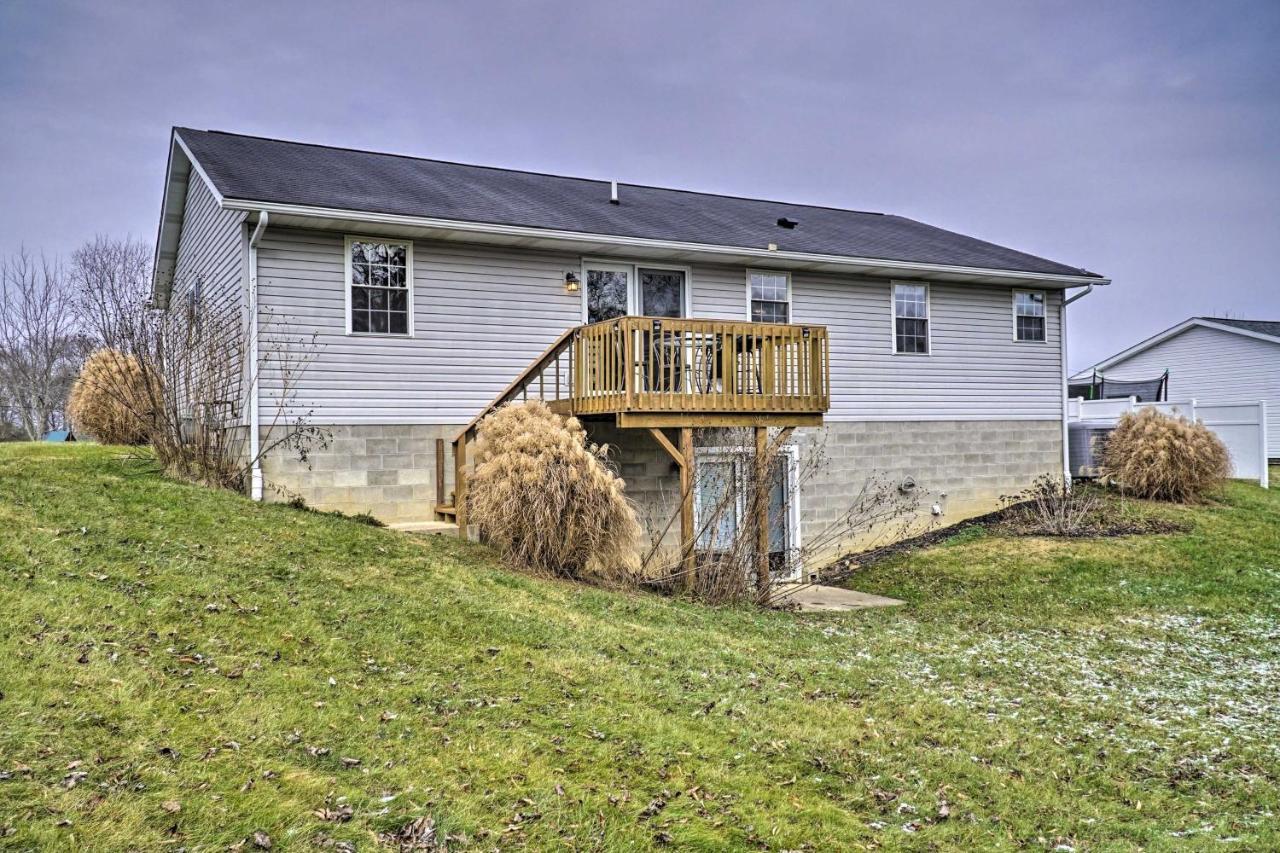 Renovated With Pond And Fire Pit Holiday home Logan