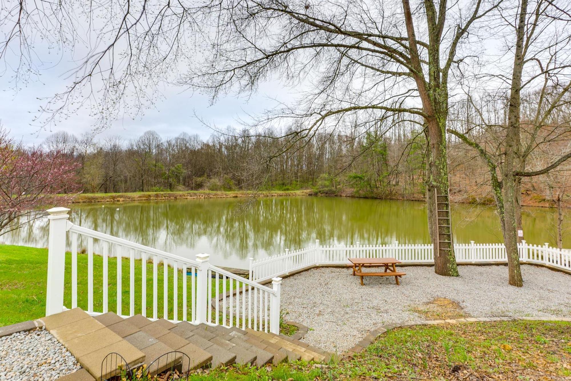 Renovated With Pond And Fire Pit Holiday home *