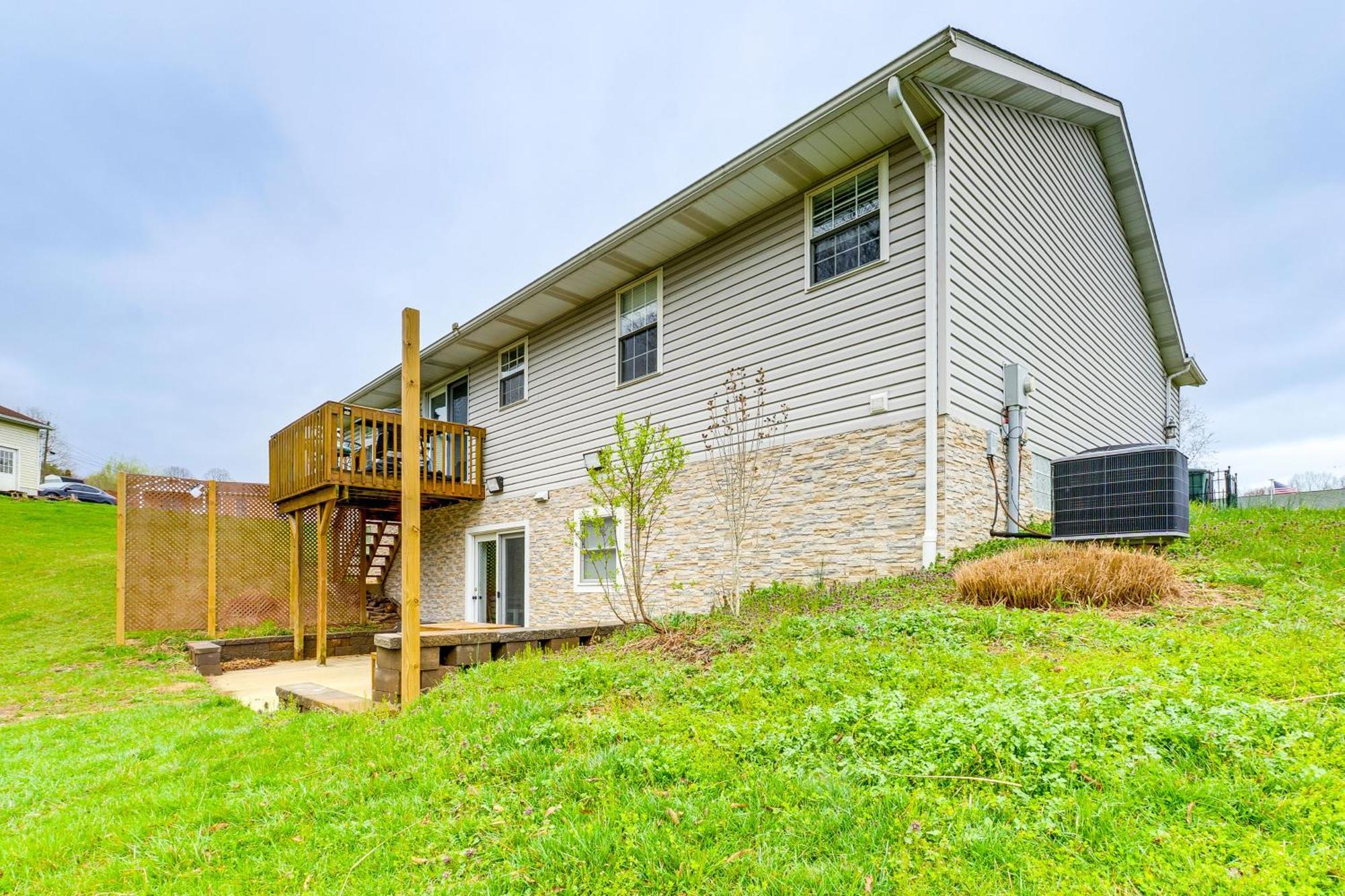Holiday home Renovated With Pond And Fire Pit *