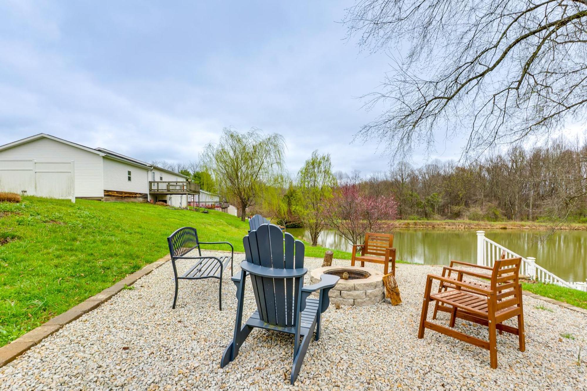 Renovated With Pond And Fire Pit Holiday home Logan