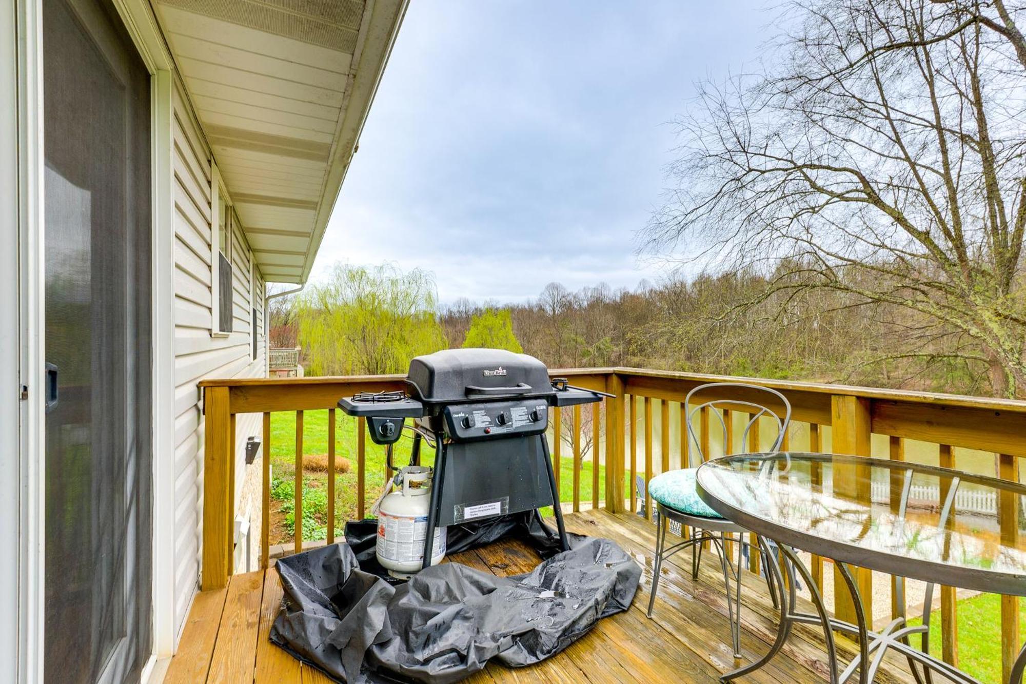 Renovated With Pond And Fire Pit * Logan