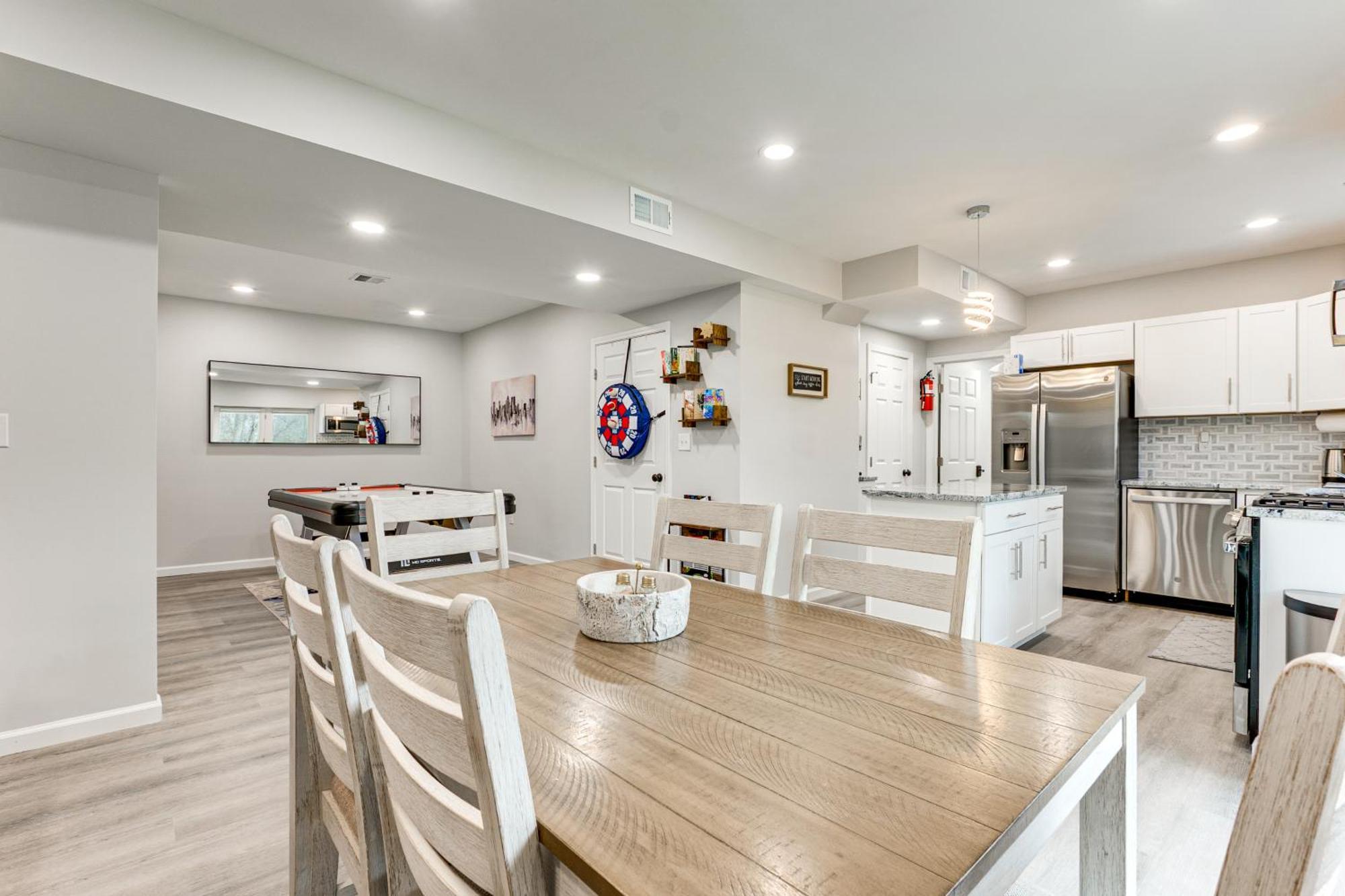 Renovated With Pond And Fire Pit * Logan