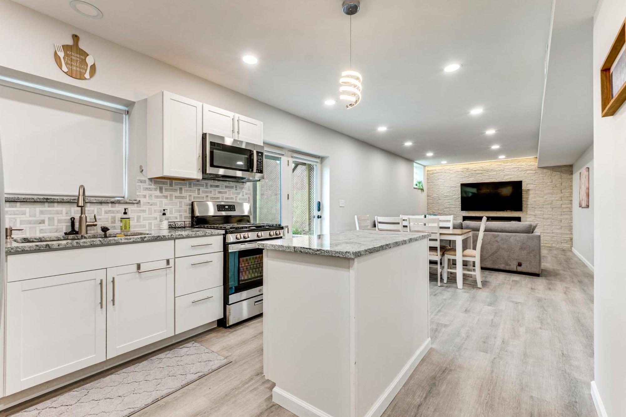 Renovated With Pond And Fire Pit *